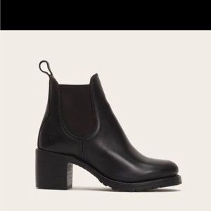 Sold - Frye Sabrina Chelsea Boots